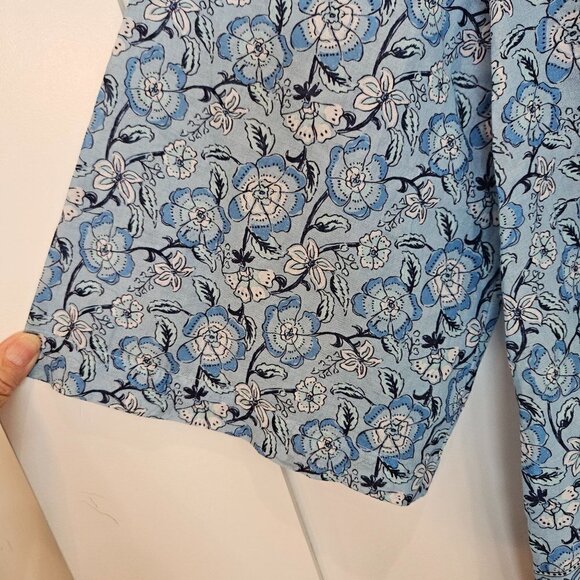 VINEYARD Vines Frangipani Floral Beachy Popover Blue and White Top, Size XS - Picture 4 of 9